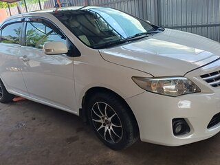 2012 Toyota Corolla X (E140, E150) Рестайлинг, белый, 1050000 рублей, вид 2