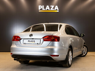 2014 Volkswagen Jetta VI, серебристый, 950000 рублей, вид 4