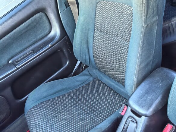 1995 Mazda 323 V (BA), чёрный, 190000 рублей - вид 10