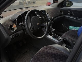 2010 Chevrolet Cruze I, чёрный, 650000 рублей, вид 5
