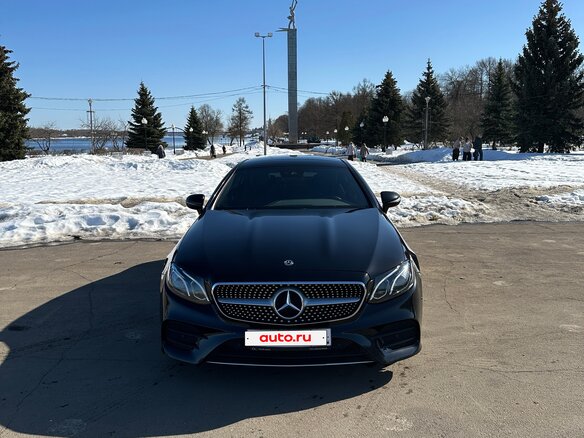 2017 Mercedes-Benz E-Класс 200 V (W213, S213, C238), чёрный, 3000000 рублей - вид 1