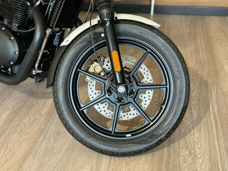 2025 Royal Enfield Continental GT, чёрный, 741000 рублей, вид 5