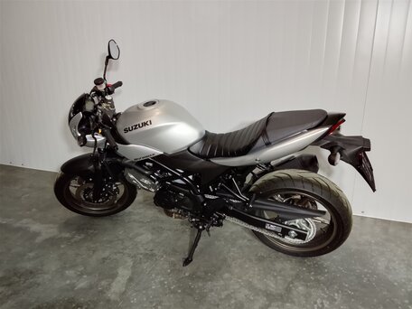 2023 Suzuki SV 650, серый, 649000 рублей, вид 3