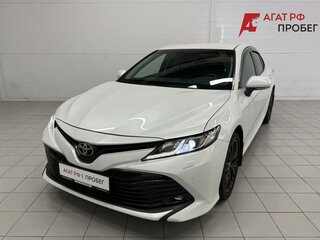 2020 Toyota Camry VIII (XV70), белый, 2385000 рублей, вид 1