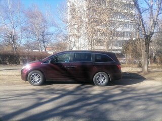2011 Honda Odyssey (North America) IV, красный, 1400000 рублей, вид 2