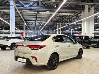 2019 Kia Rio IV, бежевый, 1099000 рублей, вид 3
