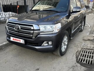 2015 Toyota Land Cruiser 200 Series Рестайлинг 2, серый, 4300000 рублей, вид 1