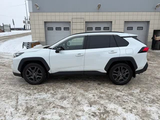 2023 Toyota RAV4 V (XA50), белый, 4500000 рублей, вид 4