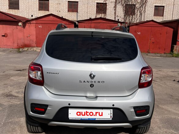 2016 Renault Sandero Stepway II, серебристый, 950000 рублей - вид 3