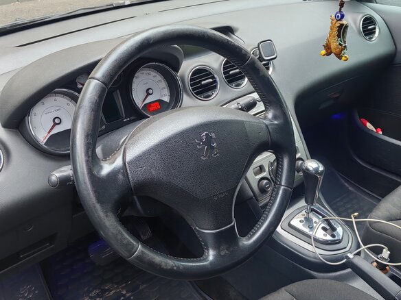 2008 Peugeot 308 I, чёрный, 499999 рублей - вид 3