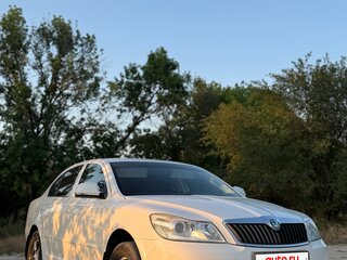 2012 Skoda Octavia II (A5) Рестайлинг, белый, 990000 рублей, вид 2
