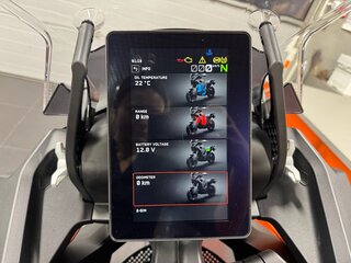 2025 KTM 1390 Super Adventure, оранжевый, 2600000 рублей, вид 4