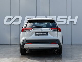 2025 Toyota RAV4 V (XA50), белый, 3898000 рублей, вид 4