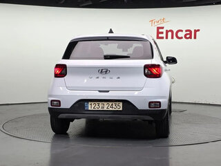 2021 Hyundai Venue I, белый, 1800000 рублей, вид 3