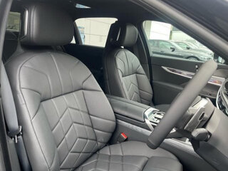 2026 BMW 7 серии 740d xDrive VII (G70), чёрный, 13200000 рублей, вид 3
