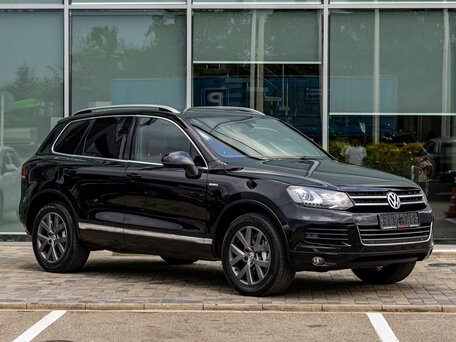 2014 Volkswagen Touareg II, чёрный, 1795000 рублей, вид 3