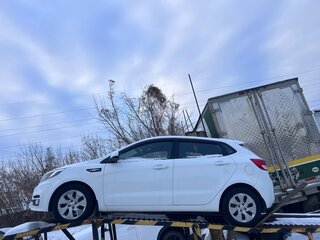 2017 Kia Rio III Рестайлинг, белый, 950000 рублей, вид 3