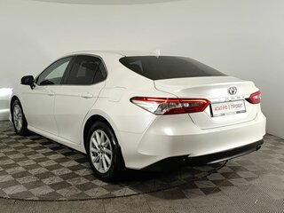 2022 Toyota Camry VIII (XV70) Рестайлинг, белый, 2620000 рублей, вид 5