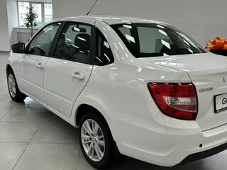 2026 Lada (ВАЗ) Granta I Рестайлинг, белый, 1183000 рублей, вид 5