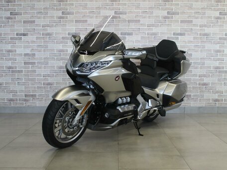 2023 Honda GL 1800 Gold Wing, чёрный, 2785000 рублей, вид 2