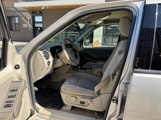 2007 Ford Explorer IV, серебристый, 1350000 рублей, вид 5