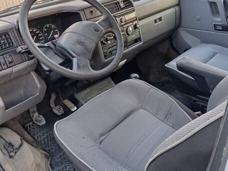 1994 Volkswagen Caravelle, серебристый, 525000 рублей, вид 3
