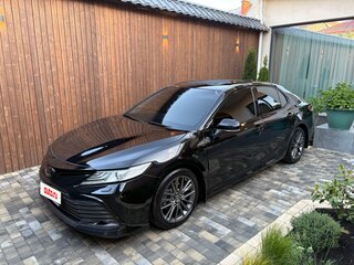 2020 Toyota Camry VIII (XV70), чёрный, 2050000 рублей, вид 1
