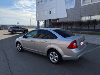 2008 Ford Focus II Рестайлинг, серебристый, 575000 рублей, вид 3