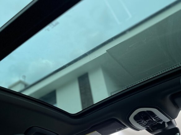 2021 Porsche Macan S I Рестайлинг, белый, 4500000 рублей - вид 17