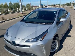2019 Toyota Prius IV Рестайлинг (XW50), серый, 2100000 рублей, вид 3