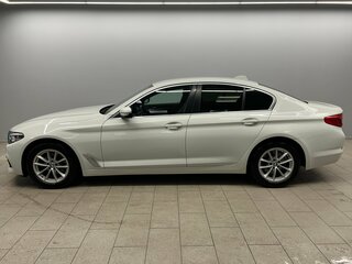 2020 BMW 5 серии 520i VII (G30/G31/G38), белый, 2666000 рублей, вид 4
