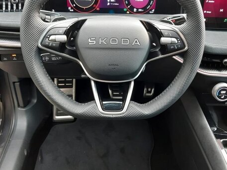2026 Skoda Superb IV, серый, 1990000 рублей, вид 5
