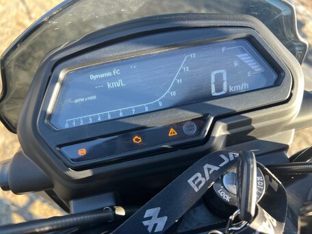 2021 Bajaj Dominar 400, зелёный, 310000 рублей, вид 2