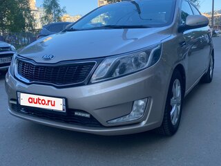 2014 Kia Rio 6-speed III, бежевый, 800000 рублей, вид 1