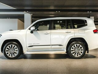 2025 Toyota Land Cruiser 300 Series, белый, 15490000 рублей, вид 3