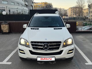 2010 Mercedes-Benz M-Класс 300 II (W164) Рестайлинг, белый, 2090000 рублей, вид 2