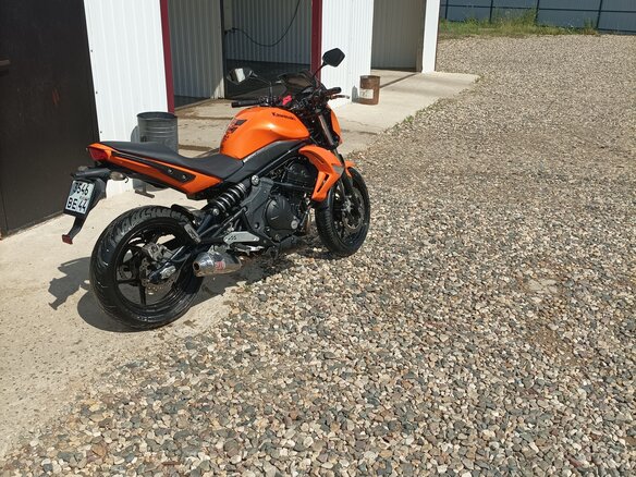 2011 Kawasaki ER-6N, оранжевый, 400000 рублей