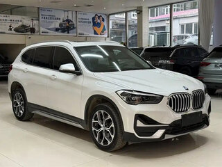 2022 BMW X1 Long 20Li sDrive II (F48) Рестайлинг, белый, 1850000 рублей, вид 3