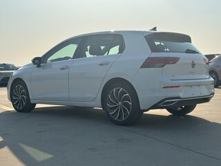 2022 Volkswagen Golf VIII, белый, 2046000 рублей, вид 3
