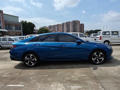 2021 Hyundai Elantra VII (CN7), синий, 1400000 рублей, вид 4