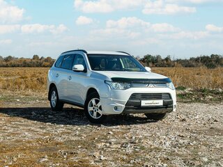 2013 Mitsubishi Outlander III, белый, 1149000 рублей, вид 5
