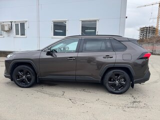 2021 Toyota RAV4 V (XA50), коричневый, 3900000 рублей, вид 3