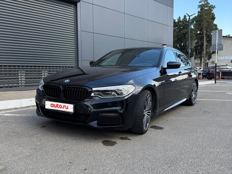 2019 BMW 5 серии 530d xDrive VII (G30/G31/G38), чёрный, 4550000 рублей, вид 3