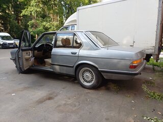 1986 BMW 5 серии 518 II (E28), серый, 690000 рублей, вид 2