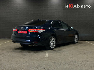 2019 Toyota Camry VIII (XV70), синий, 2429000 рублей, вид 5
