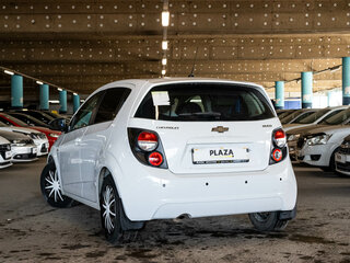 2012 Chevrolet Aveo II, белый, 650000 рублей, вид 4