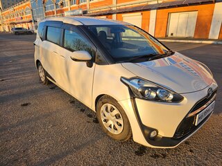 2017 Toyota Sienta II, белый, 1240000 рублей, вид 3