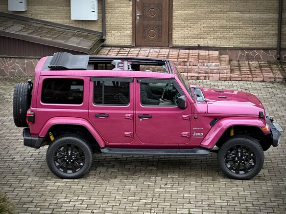 2021 Jeep Wrangler IV (JL), пурпурный, 3000000 рублей - вид 3