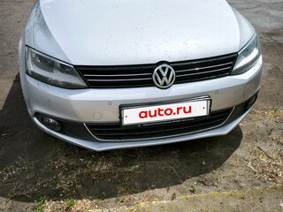 2013 Volkswagen Jetta VI, серебристый, 950000 рублей, вид 1