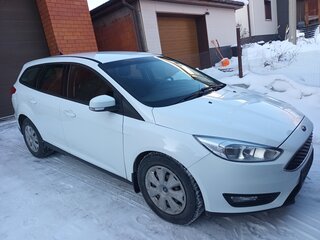 2017 Ford Focus III Рестайлинг, белый, 920000 рублей, вид 2